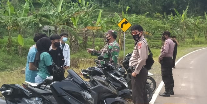 Lagi..!! Polsek Jatigede Bersama TNI Dan Satpol PP Menggelar Ops Yustisi